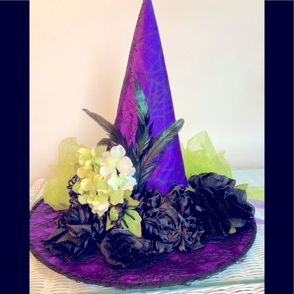 Which hat purple with green 1 of victorian Witch hat Flowers in lace main image 9
